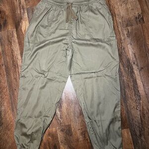 A New Day Womens Green Cargo Pants